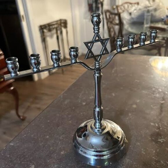 1970- 90's Chrome MUSICAL Menorah - Picture 3 of 7